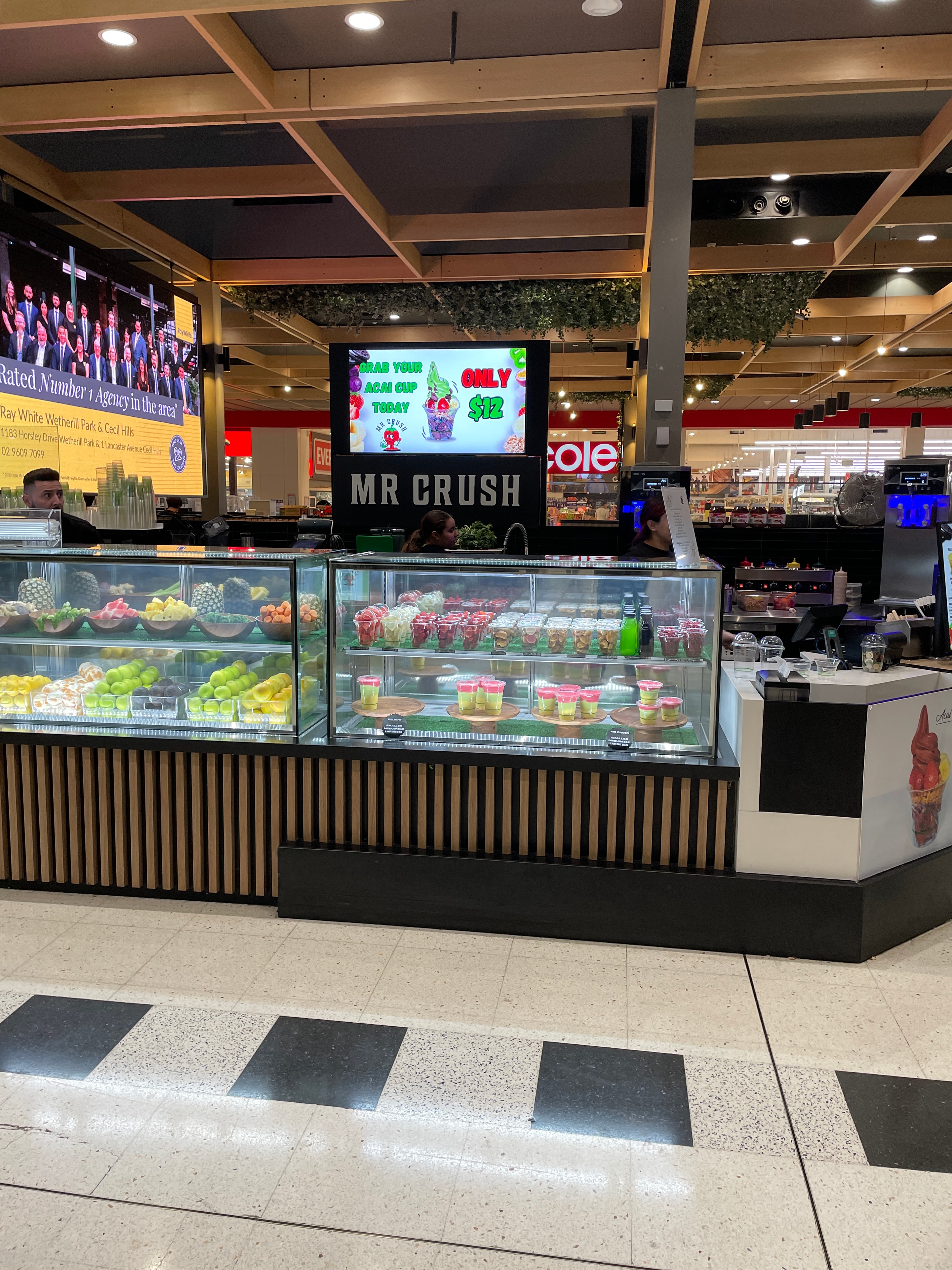 Custom stand – Mr Crush shopping centre display