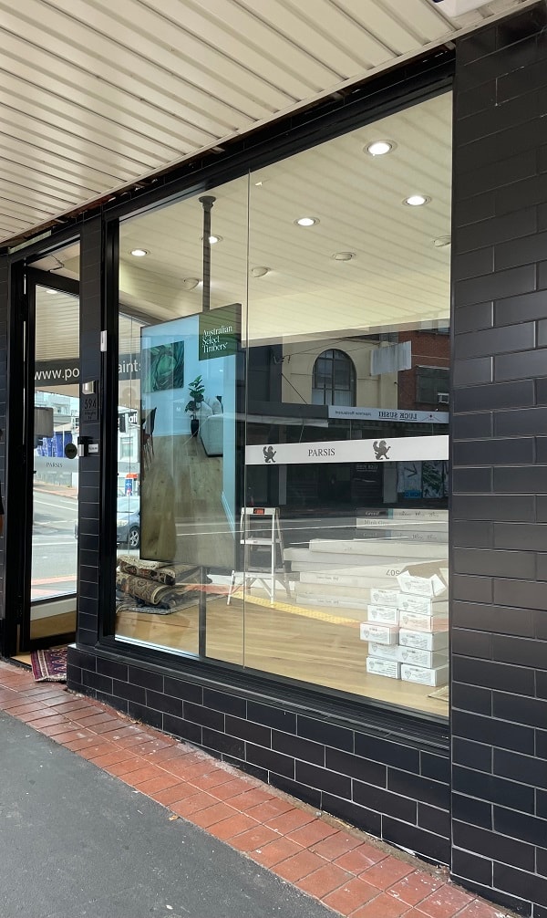 Pole mounted display – Parsis flooring store