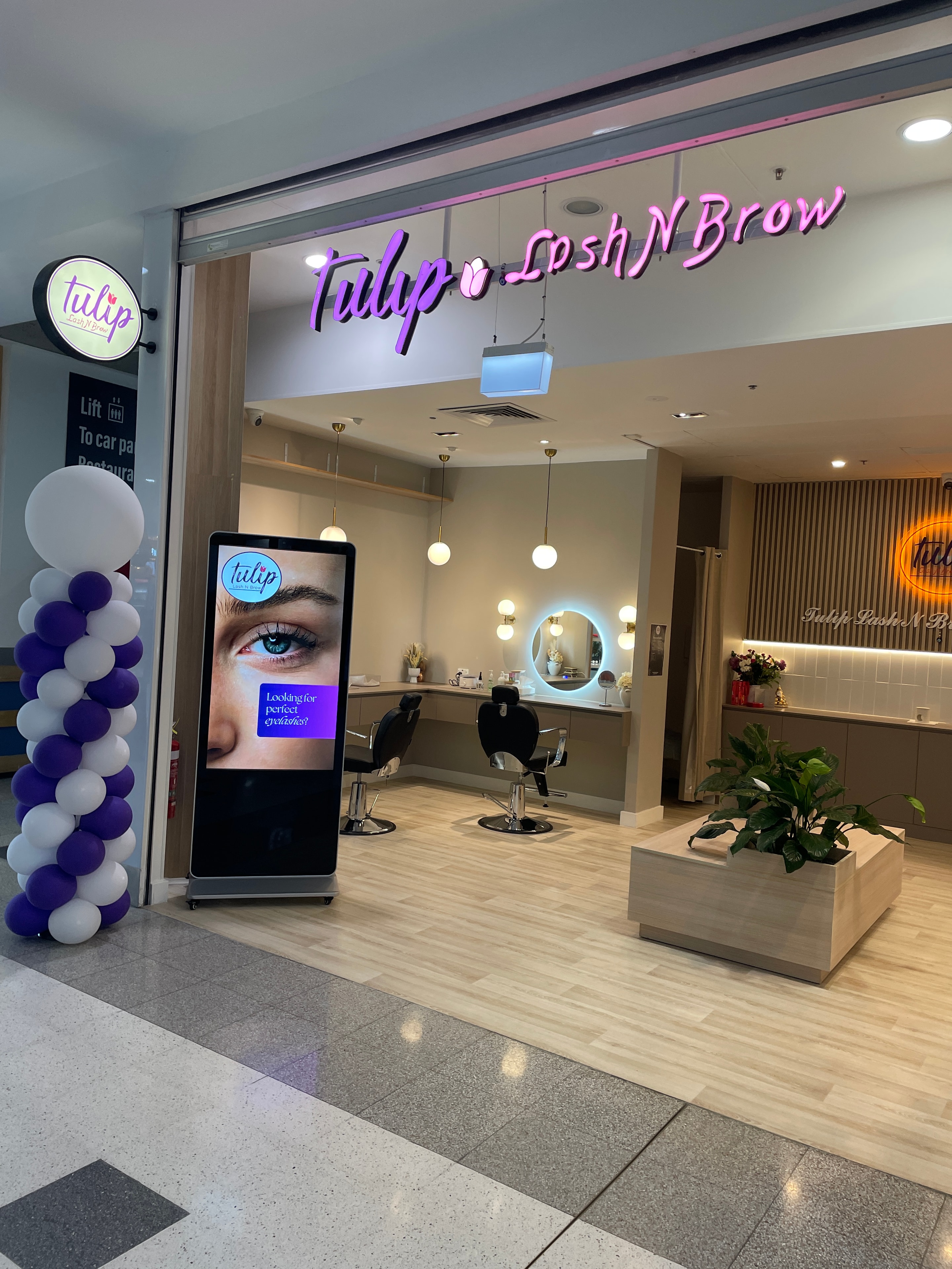Portable kiosk – Tulip Lash N Brow beauty salon
