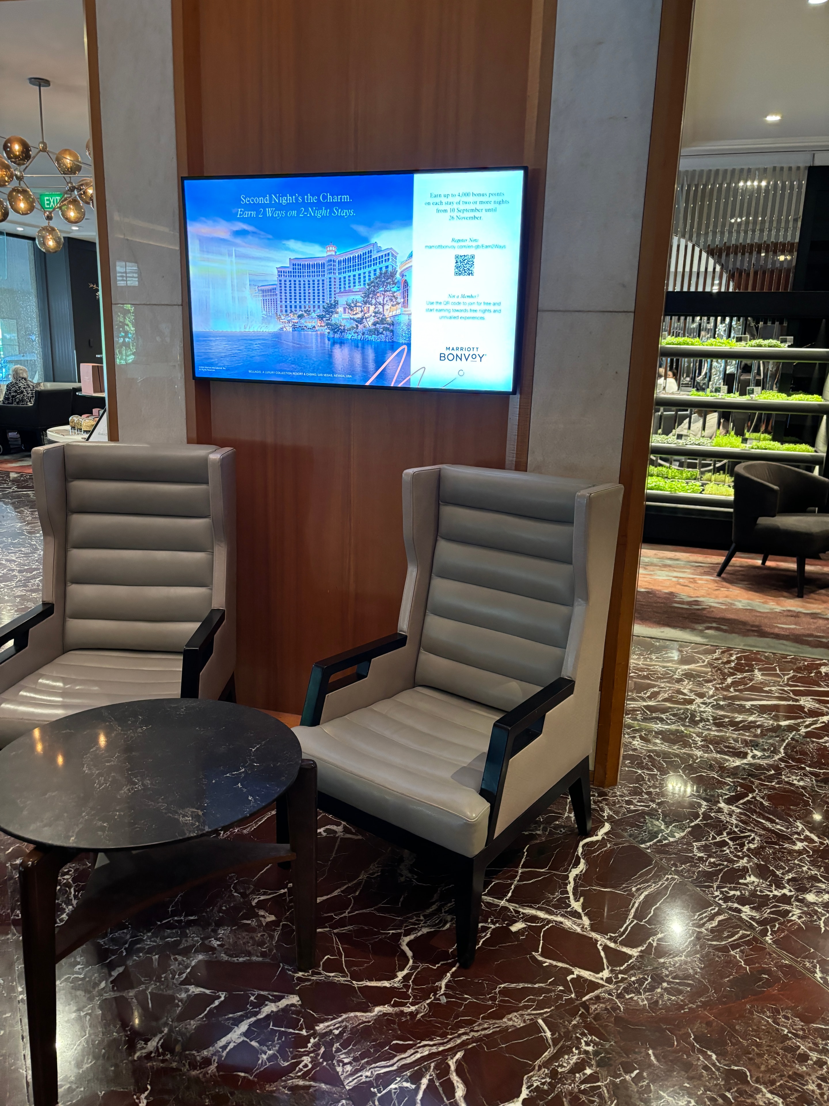Hotel lobby wall-mounted digital display – Marriott Bonvoy